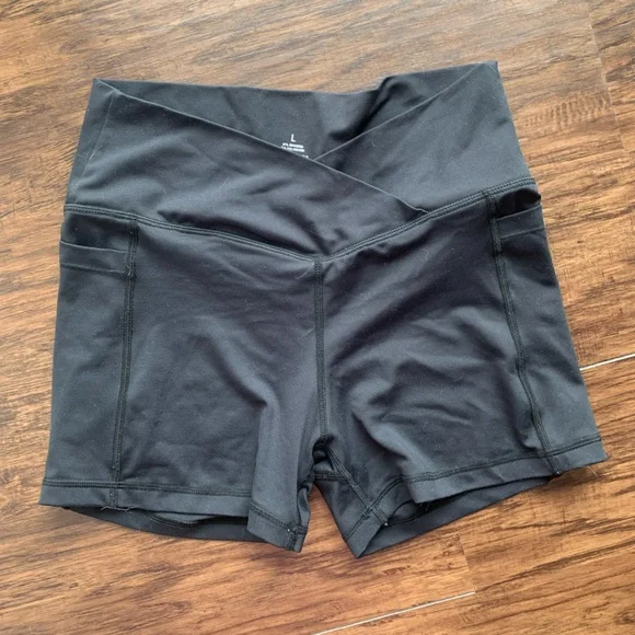 Curves N combatboots v front biker shorts - Picture 1 of 4